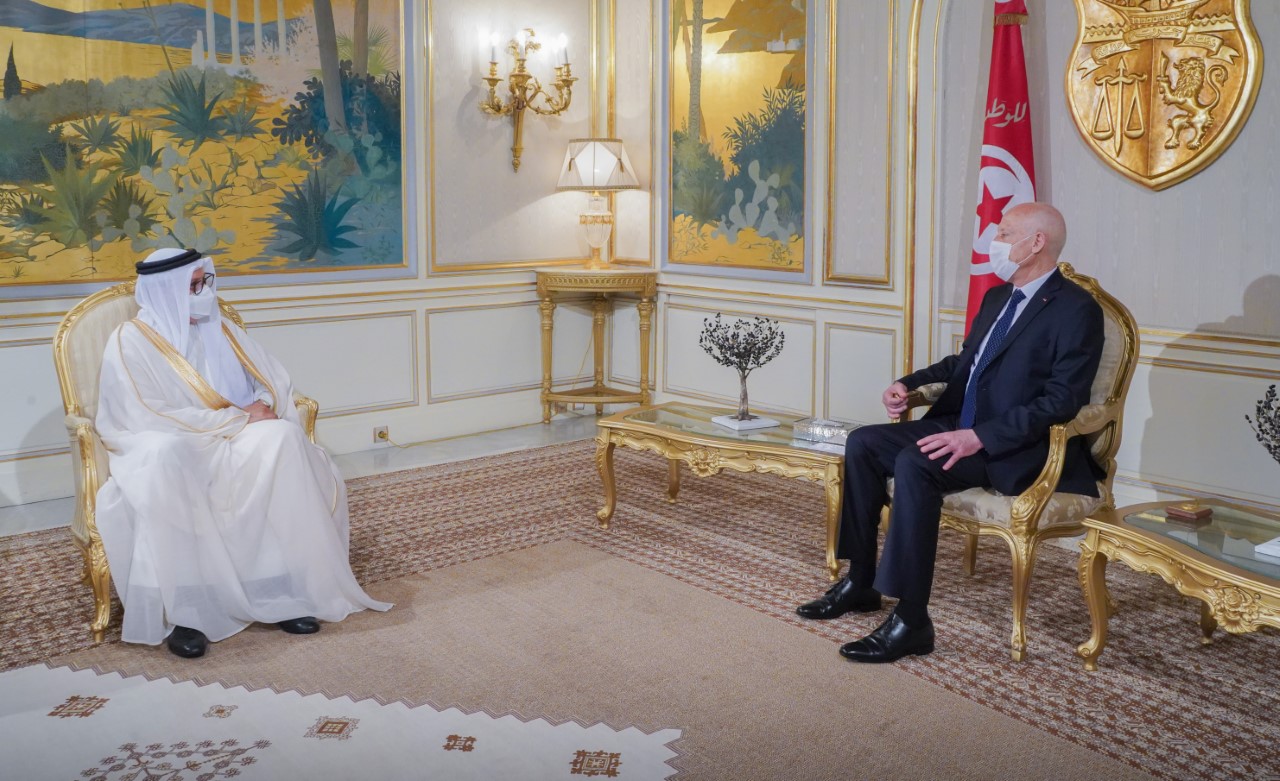 الرئيس التونسي يستقبل وزير خارجية البحرين