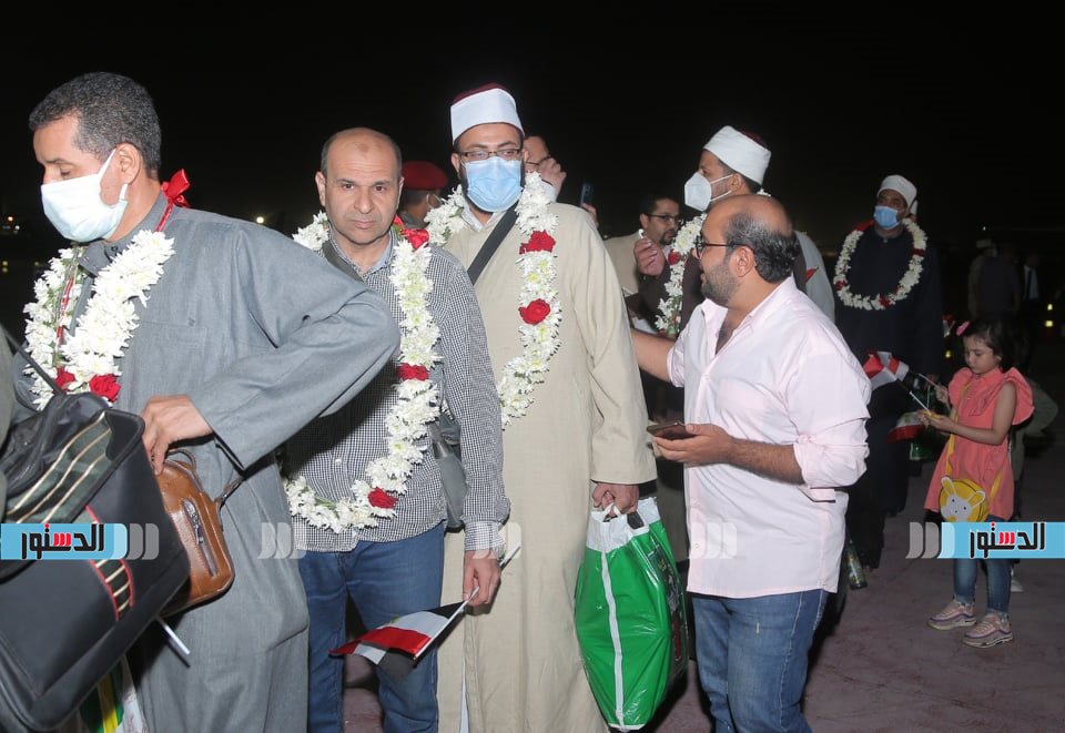 استقبال المصريين العائدين من أفغانستان