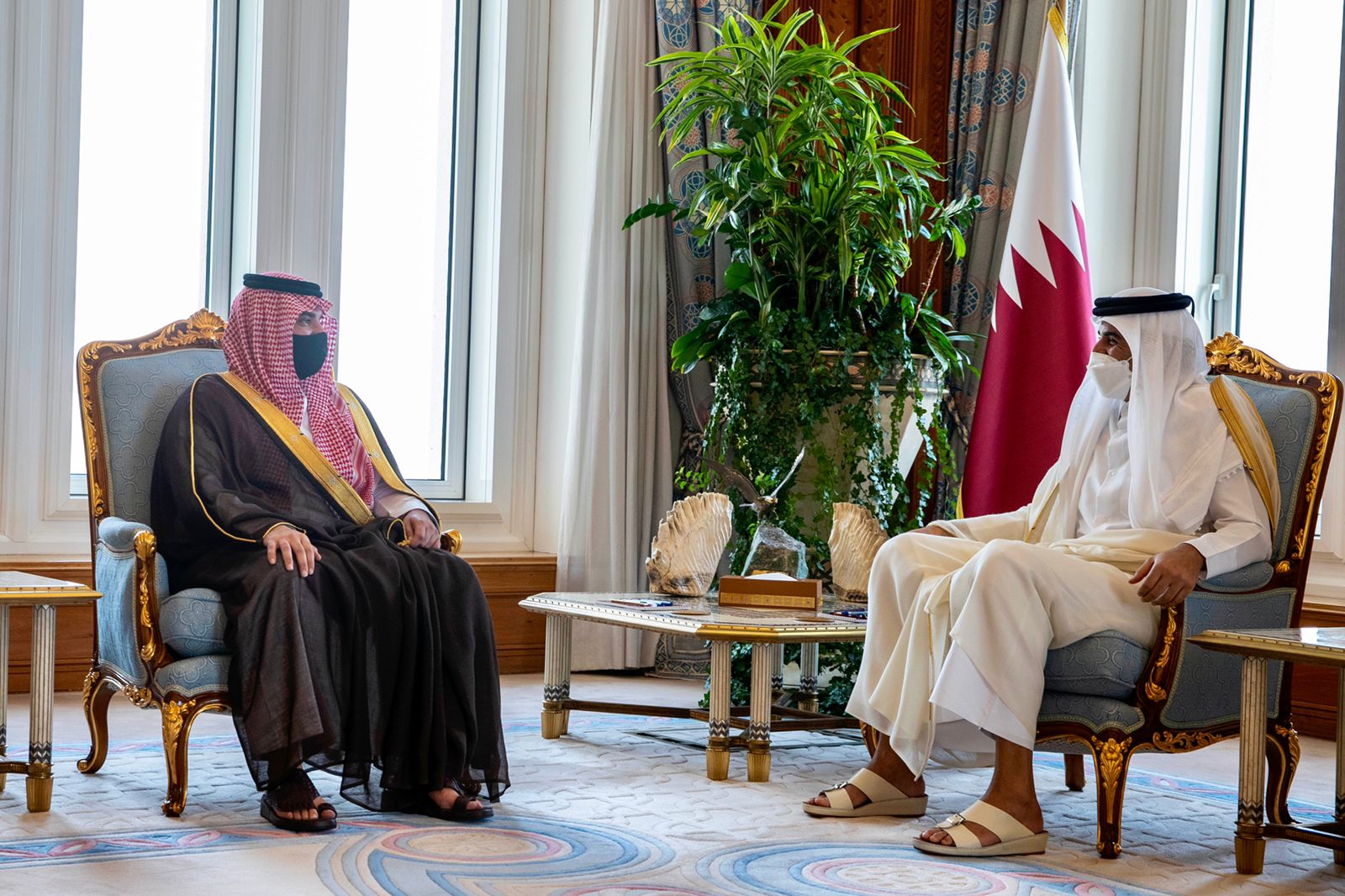 أمير قطر يستقبل الأمير عبدالعزيز بن سعود بن نايف.jpg1