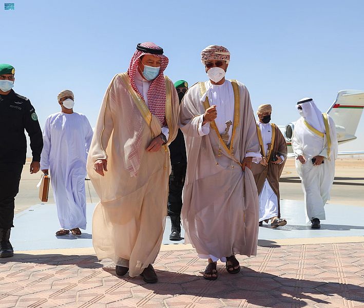 وزير الخارجية العماني يصل الرياض.jpg1