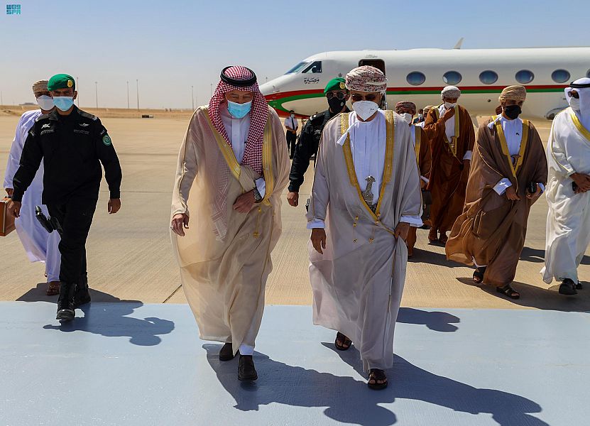 وزير الخارجية العماني يصل الرياض.jpg2
