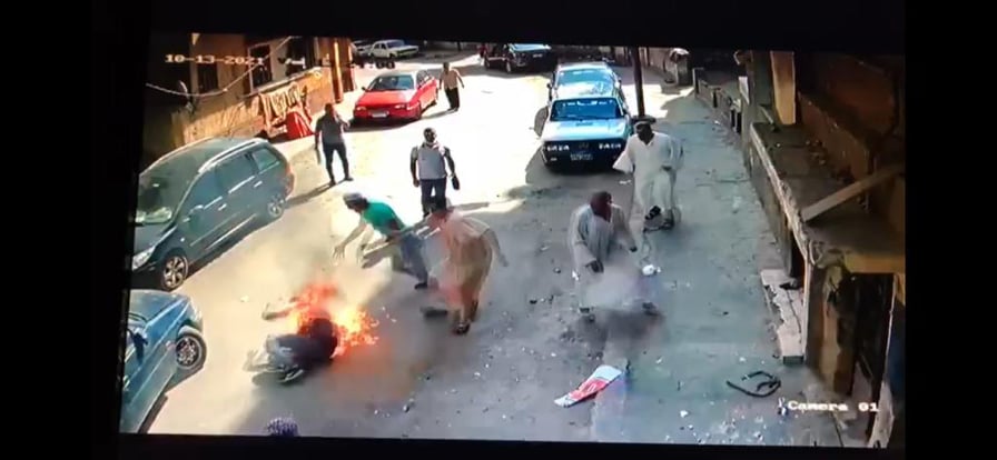 بالفيديو والصور: مسن مصري ينهي حياة نجل شقيقه "حرقا" بسبب دولار ونصف