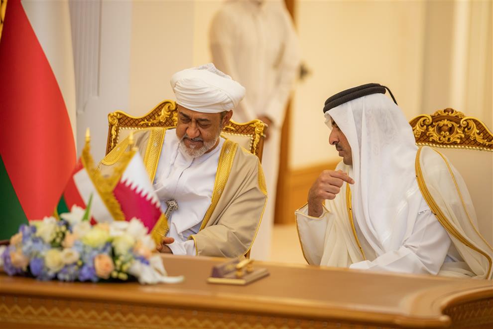 جلالة-السلطان-وسمو-أمير-قطر-يشهدان-توقيع-6-اتفاقيات-تعاون-(2)