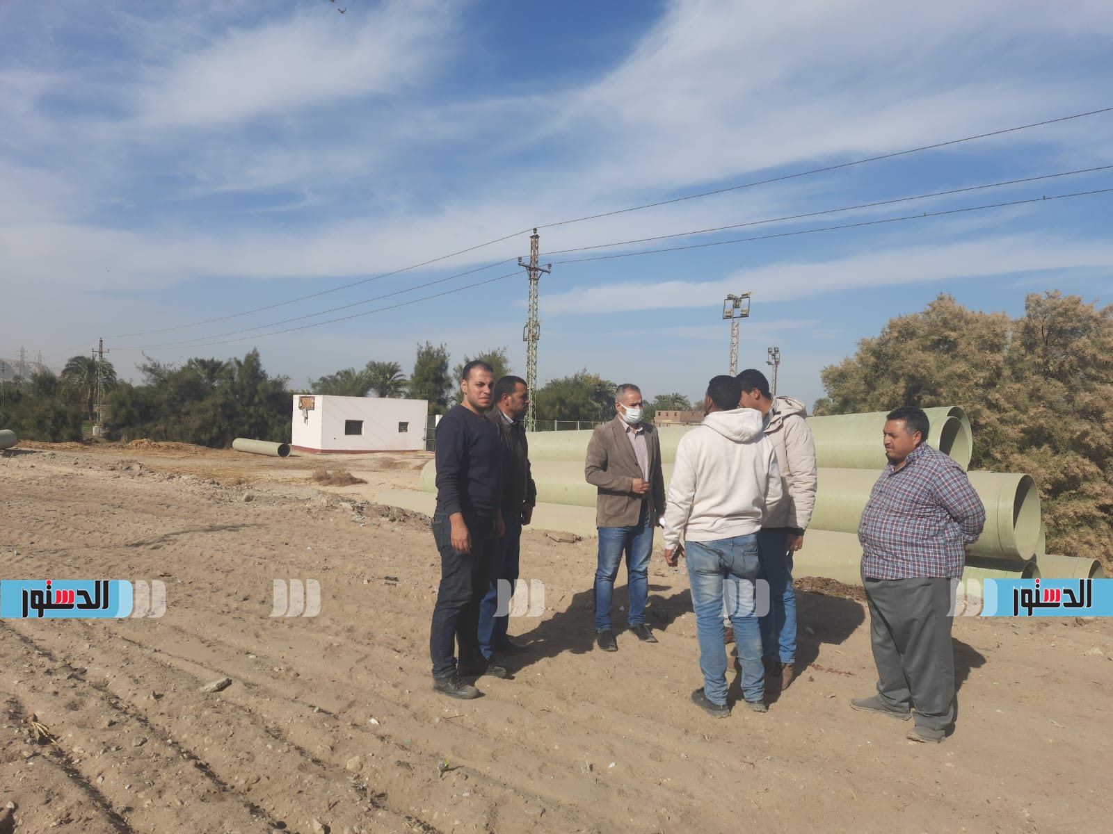 نائب المحافظ يتفقد مشروعات قرية الزرابي بأبوتيج (6)