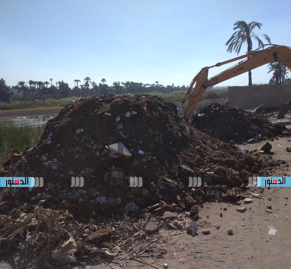 إزالات تعديات على المجاري المائية بساحل سليم (9)
