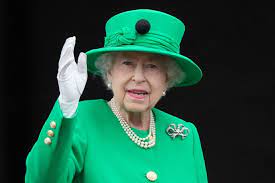 قصر باكنغهام: أطباء الملكة إليزابيث الثانية قلقون بشأن صحتها | أخبار أخضر |  الجزيرة نت