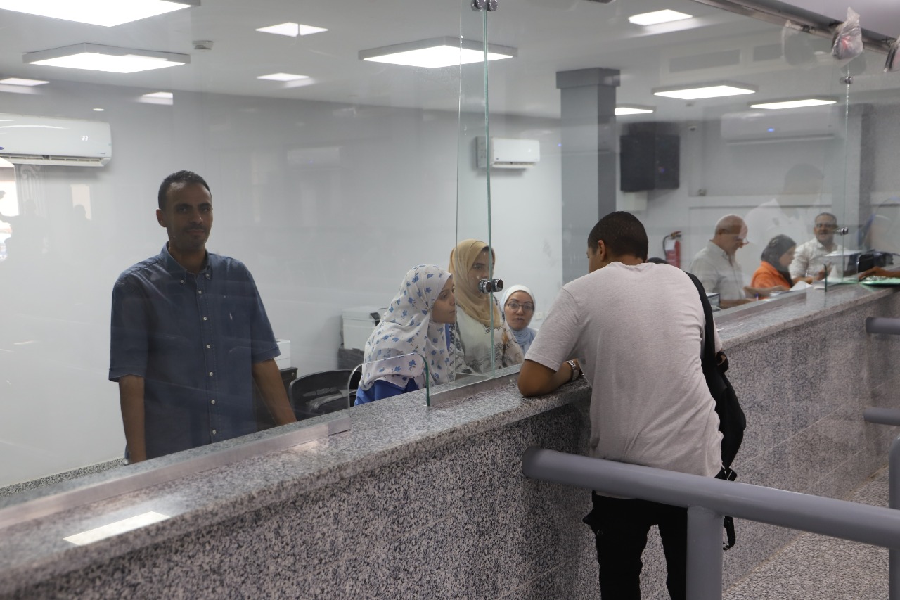  سير العمل داخل وحدة خدمات العمالة المصرية