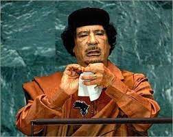 معمر القذافي يمزق ميثاق... - كواليس أحداث من صفحات التاريخ | Facebook