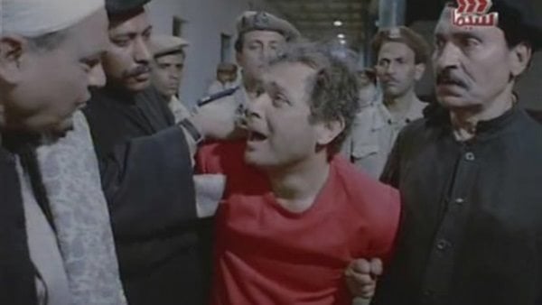 تعرّف على سبب بكاء محمود عبدالعزيز فى فيلم "إعدام ميت"