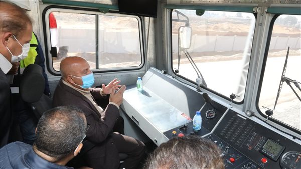 وزير النقل يتابع معدلات تنفيذ مشروع مونوريل شرق النيل