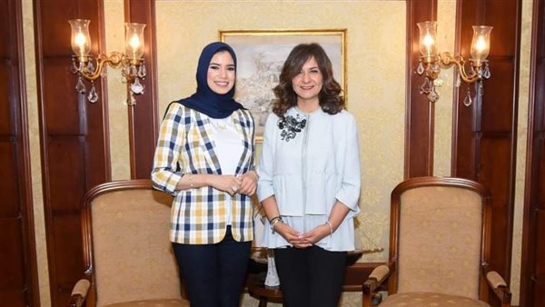 وزيرة الهجرة تهنئ مهندسة مصرية لاختيارها ضمن الشخصيات المؤثرة بأمريكا الشمالية