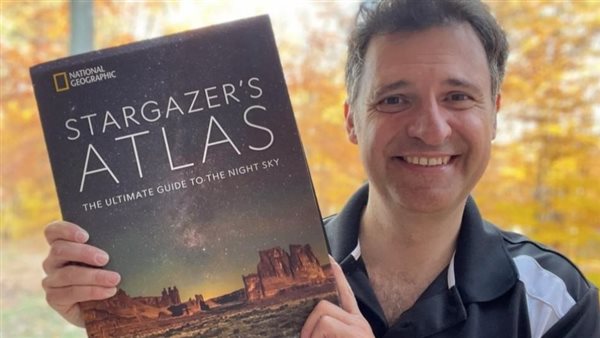 «أطلس مراقبة النجوم».. كتاب جديد يكشف خريطة مذهلة للكواكب والأقمار