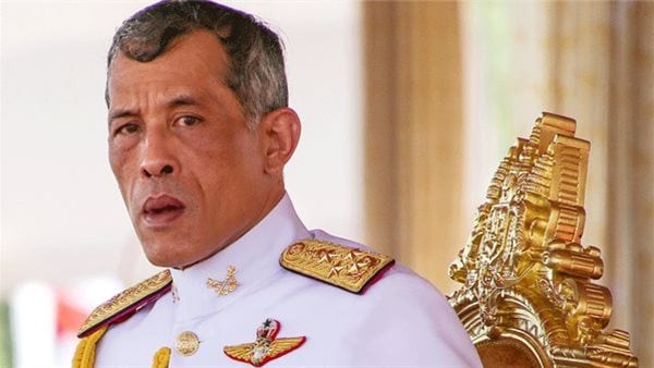 تمهيدًا للانتخابات.. ملك تايلاند يحل البرلمان