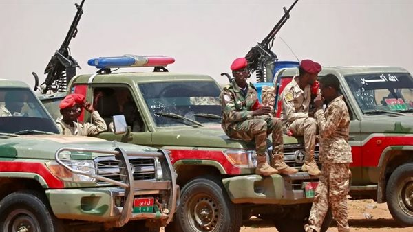 لماذا لجأ الجيش السودانى لتسليح القادرين على حمل السلاح؟.. باحث يُجيب