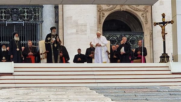 البابا فرنسيس يشكر البابا تواضروس على قبول دعوته إلى روما