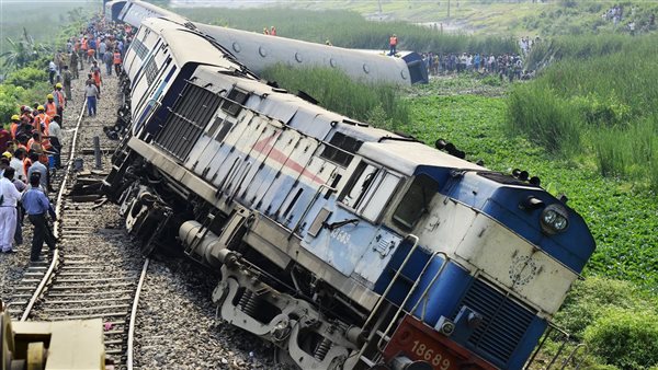 ارتفاع حصيلة ضحايا حادث قطار الهند إلى 50 قتيلا و500 مصاب