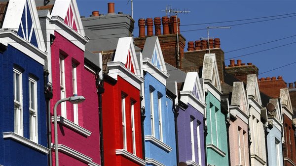 فايننشال تايمز: كيف أدى التضخم العنيد إلى تدهور سوق الإسكان فى بريطانيا؟