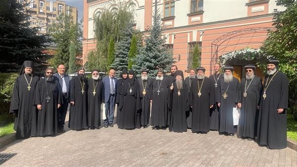 وفد كنسي يزور الكنيسة الروسية بموسكو