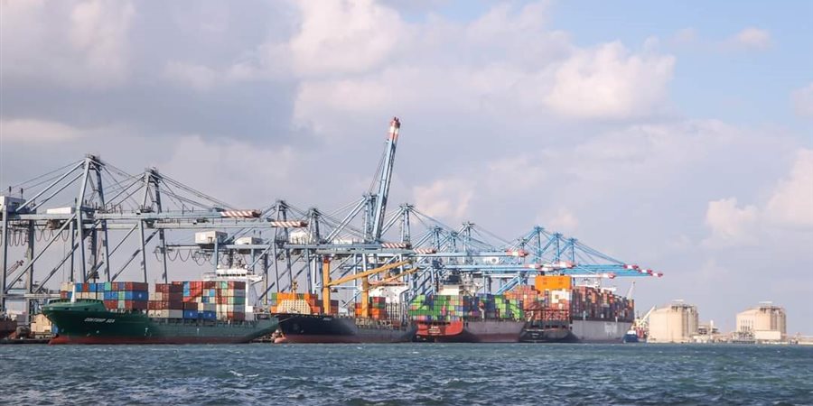 ميناء دمياط يتعامل مع 5 سفن بضائع عامة خلال 24 ساعة